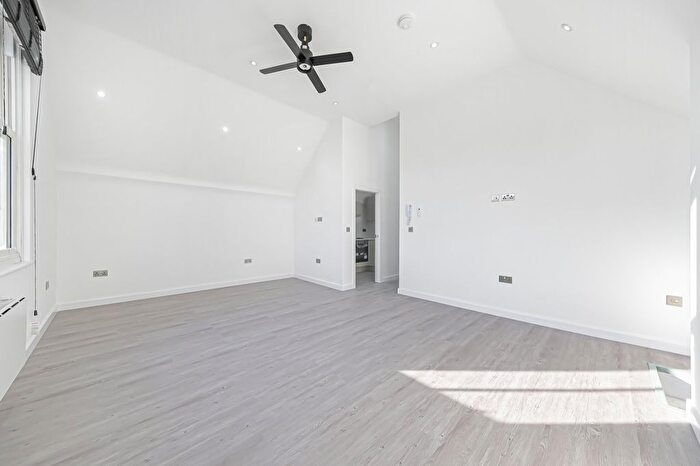 Studio To Rent In Canfield Gardens, South Hampstead, NW6