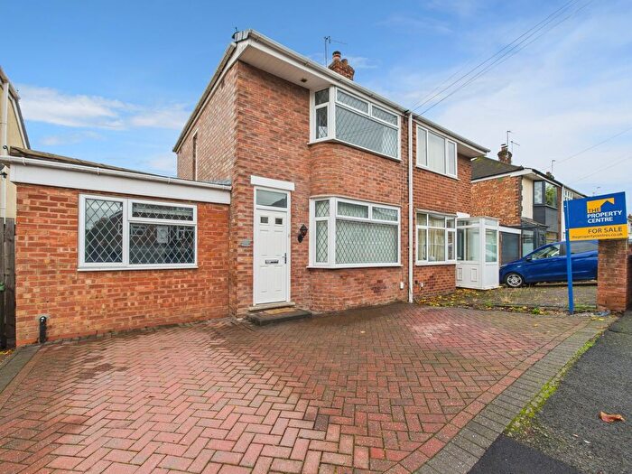 3 Bedroom Semi-Detached House For Sale In Broadway Grove, Worcester, Worcestershire, WR2