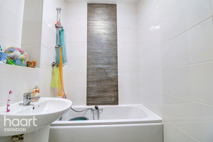 1 Bedroom Flat For Sale In Farnsby Street, Swindon, SN1