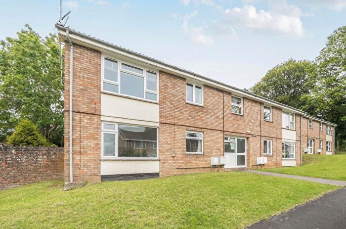 2 Bedroom Flat For Sale In Manor Copse Road, Writhlington, Radstock, BA3