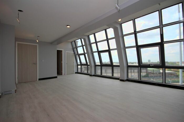 2 Bedroom Flat To Rent In Neasden Lane, Neasden, NW10