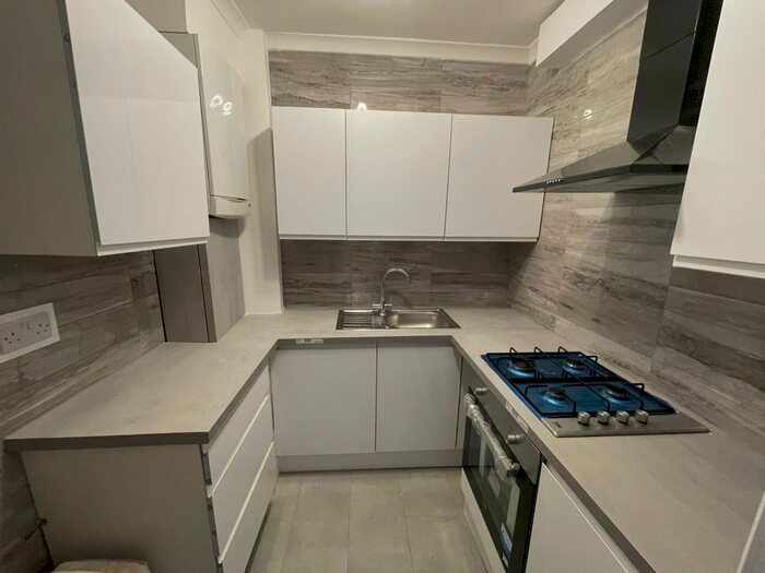 2 Bedroom Flat To Rent In Green Lanes, Newwington Green, N16