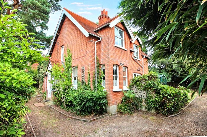 4 Bedroom Detached House For Sale In Pine Grove, Church Crookham, Fleet, Hampshire, GU52