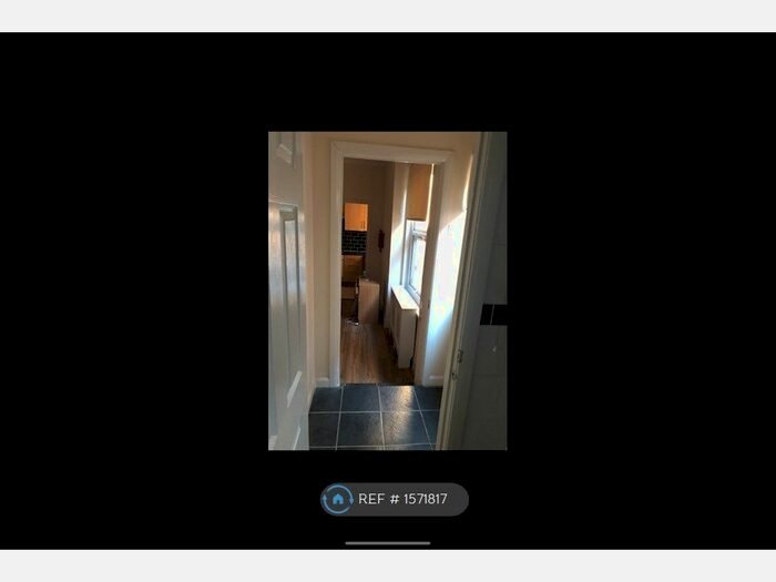 Studio To Rent In Cowley Road, Uxbridge, UB8