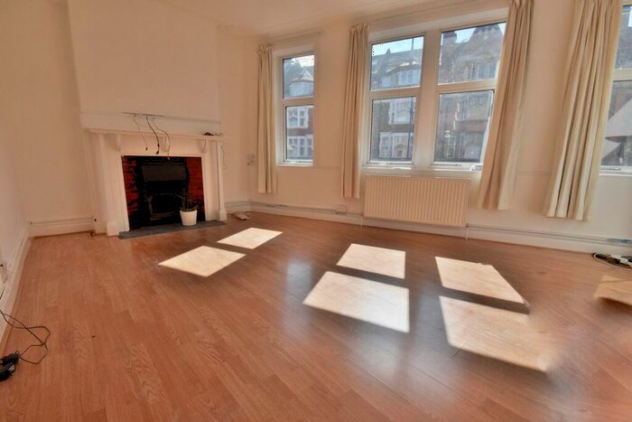 2 Bedroom Flat To Rent In Finchley Road, London, NW11