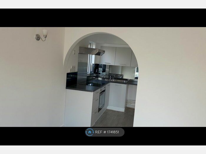 Studio To Rent In Pycroft Way, London, N9