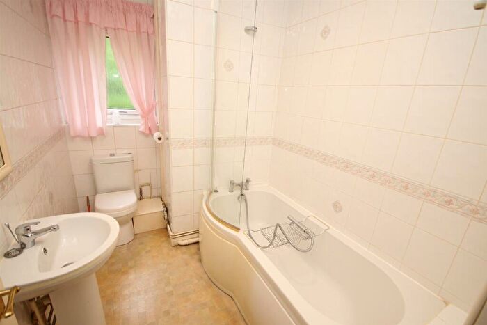 2 Bedroom Flat To Rent In Argosy Drive, Eccles, M30