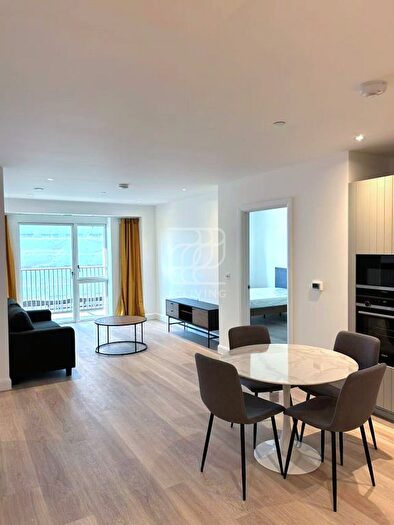 2 Bedroom Flat To Rent In Royal Eden Docks Westem Gateway, E16