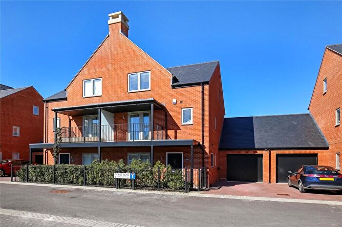 4 Bedroom Semi-Detached House To Rent In Morse Road, Winchester, SO22