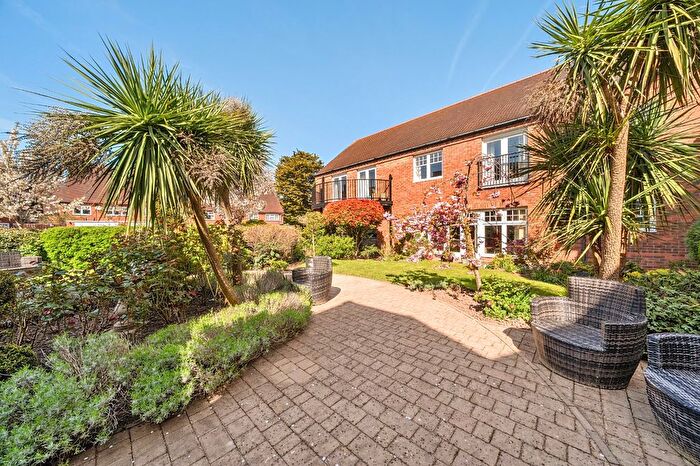 2 Bedroom Flat For Sale In High Street, Knowle, Solihull, West Midlands, B93