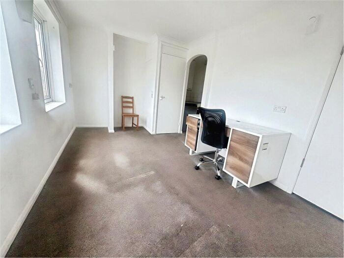 Studio To Rent In Mayday Road, Thornton Heath, CR7