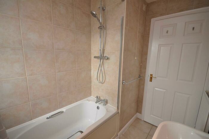 2 Bedroom End Of Terrace House To Rent In Chesterton Drive, Leamington Spa, CV31