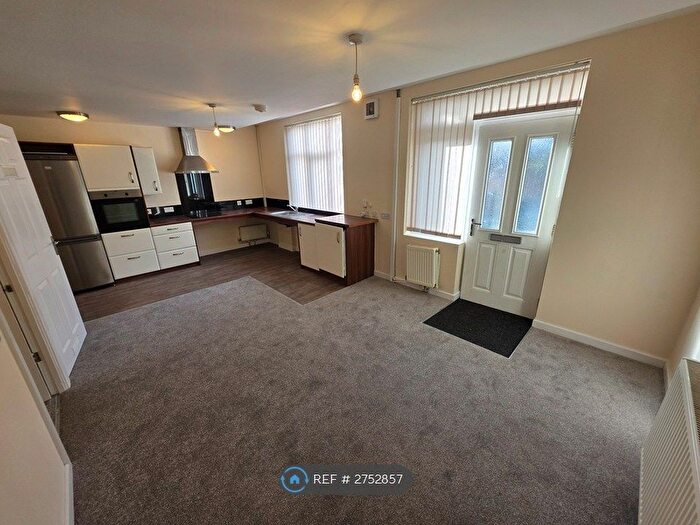 2 Bedroom Flat To Rent In Fairleigh, Sheffield, S2