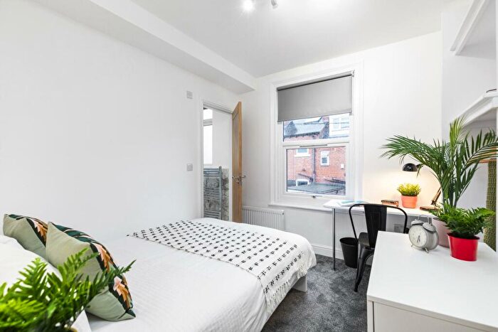 6 Bedroom House To Rent In Cardigan Road, Leeds, LS6