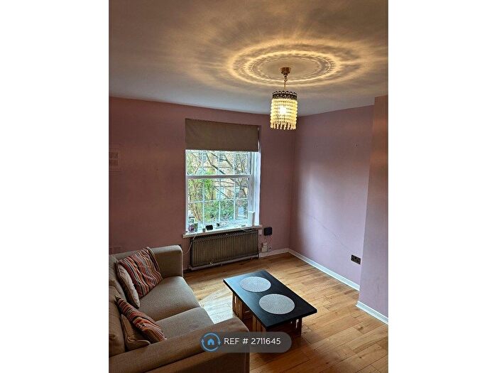 1 Bedroom Flat To Rent In Tanners Hill, London, SE8