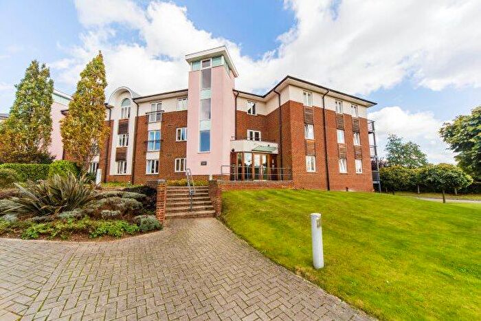 2 Bedroom Flat To Rent In Copers Cope Road, Beckenham, BR3