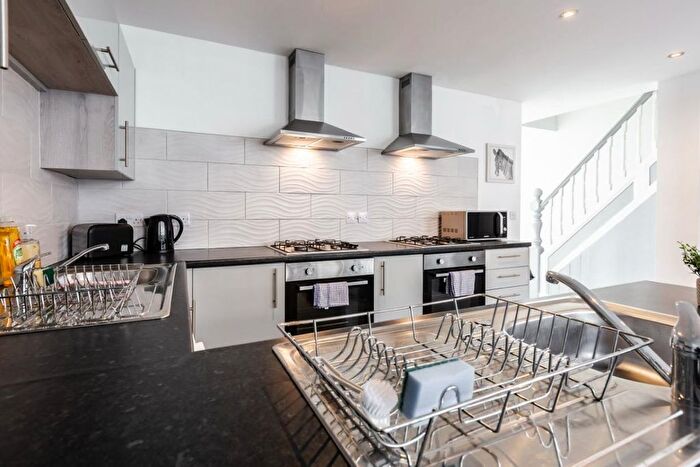 6 Bedroom Terraced House For Sale In Pemberton Road, Liverpool, Merseyside, L13