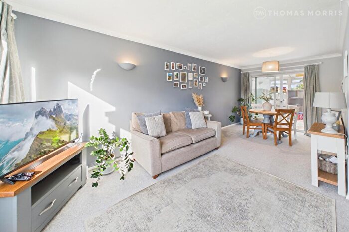3 Bedroom Semi-Detached House For Sale In Greenfields, St. Ives, Cambridgeshire, PE27
