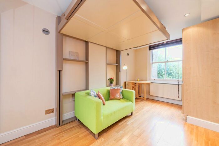 Studio To Rent In Clanricarde Gardens, London W2