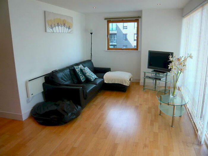 2 Bedroom Apartment To Rent In La Salle Clarence Dock, LS10