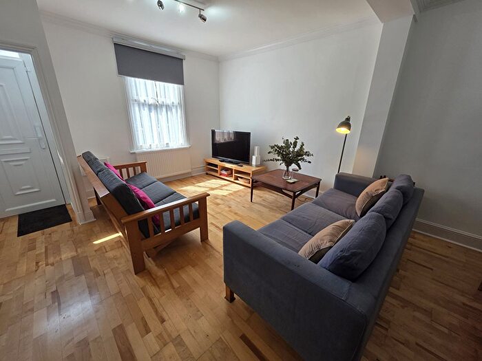 2 Bedroom Property To Rent In Sylvan Road, London, E7