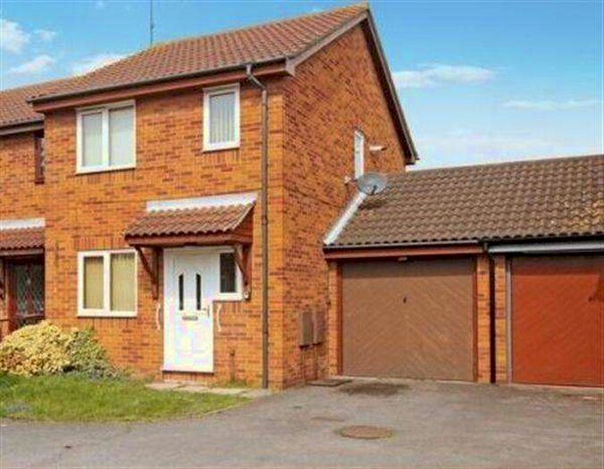 2 Bedroom End Of Terrace House To Rent In Stapleford End, Wickford, SS11