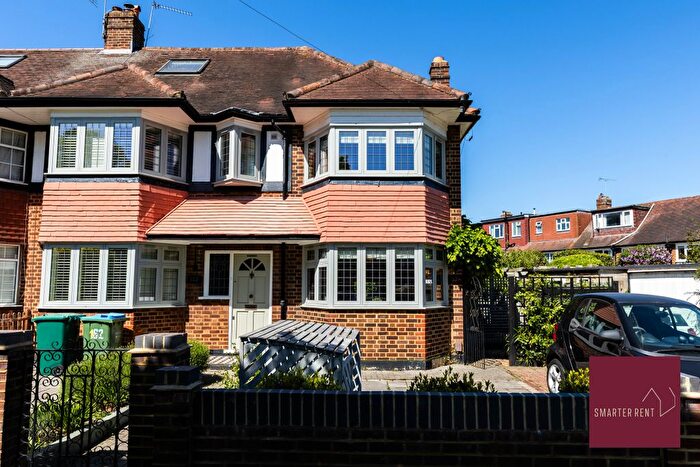 2 Bedroom Flat To Rent In Dukes Avenue, Ham, TW10
