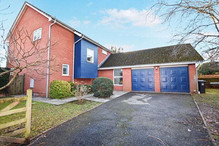 4 Bedroom Detached House For Sale In Farlers End, Nailsea, Bristol, BS48