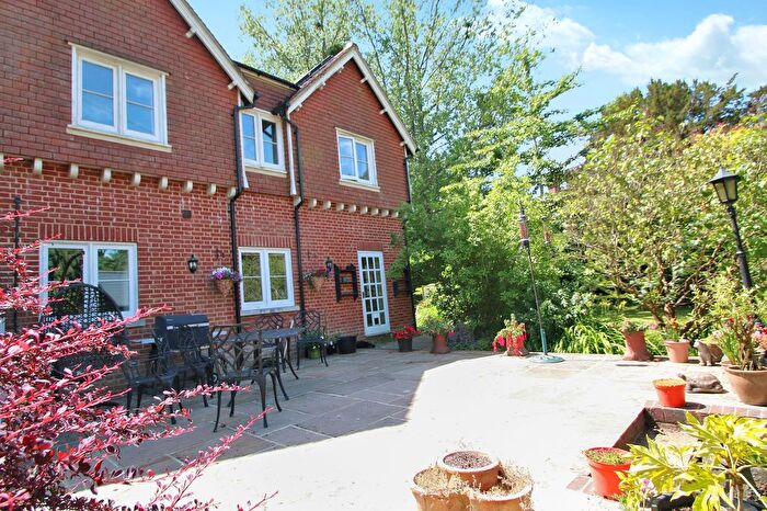 4 Bedroom Semi-Detached House For Sale In Slip Mill Road, Hawkhurst, TN18