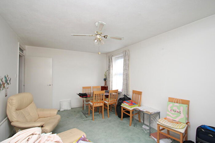 1 Bedroom Flat To Rent In Viceroy Court, Dingwall Road, CR0