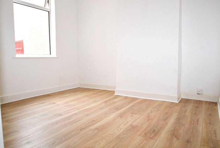2 Bedroom Flat To Rent In Speranza Street, London, SE18