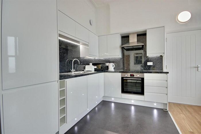 2 Bedroom Flat To Rent In Ocean Apartments, St. Helens Parade, Southsea, PO4