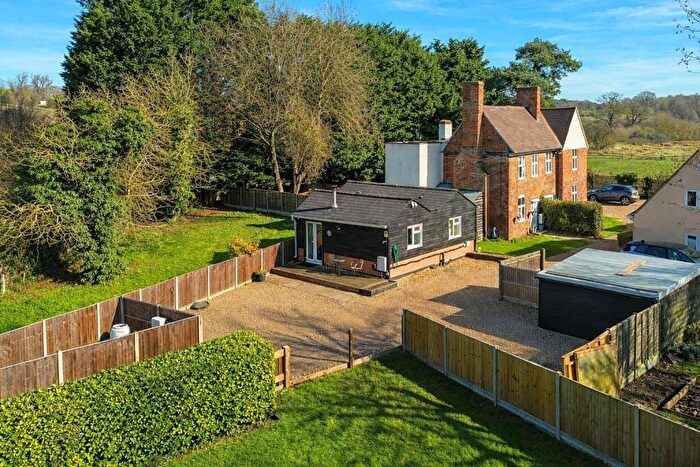 1 Bedroom Detached Bungalow For Sale In Archers Green, Hertford, SG14