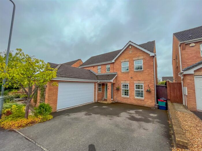 Houses for sale & to rent in NP10 9LH, Croesllanfro Gardens, Rogerstone