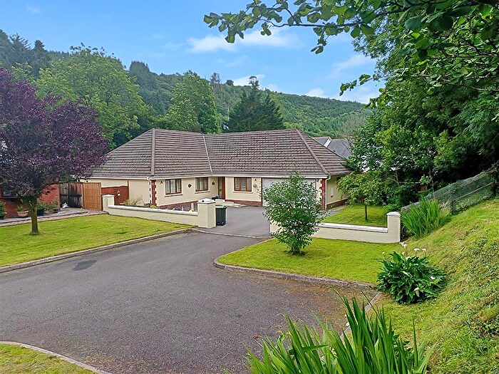 5 Bedroom Detached Bungalow For Sale In Belle Vue Close, Cwmduad, Carmarthen, Carmarathenshire, SA33