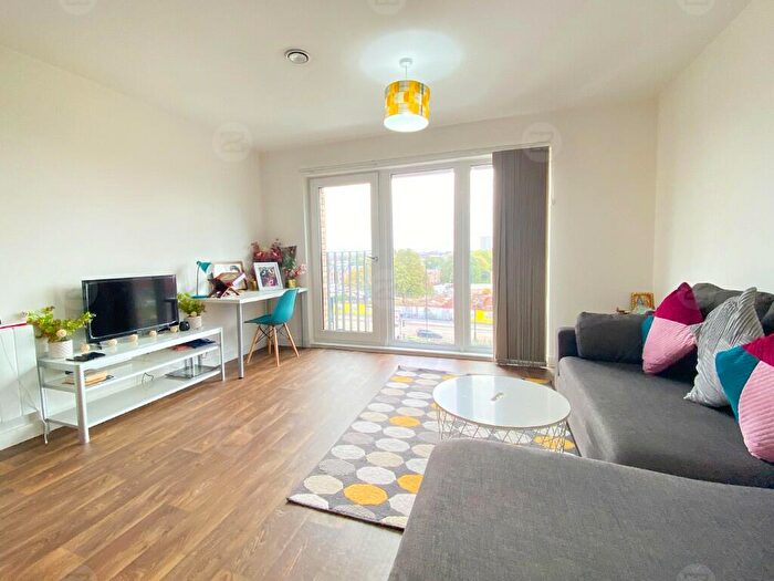 1 Bedroom Flat For Sale In Roosevelt Apartments, Lexington Gardens, Birmingham, B15