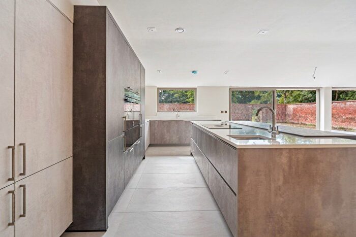 3 Bedroom Bungalow For Sale In Cheapside Road, Ascot, Berkshire, SL5