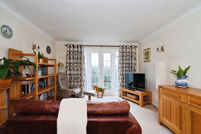 2 Bedroom Flat For Sale In Heathfield Green, Midhurst, West Sussex, GU29