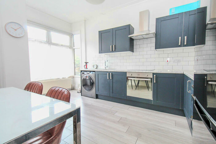 4 Bedroom Terraced House To Rent In Ash View, Headingley, LS6