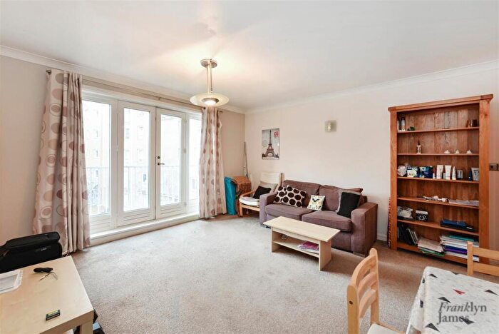 1 Bedroom Apartment For Sale In Mercury Court, Homer Drive, E14