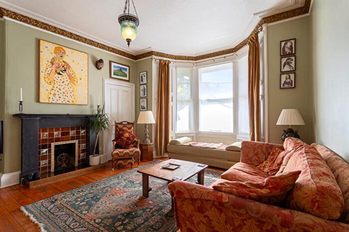 2 Bedroom Flat To Rent In Dudley Grove, Edinburgh, Midlothian, EH6