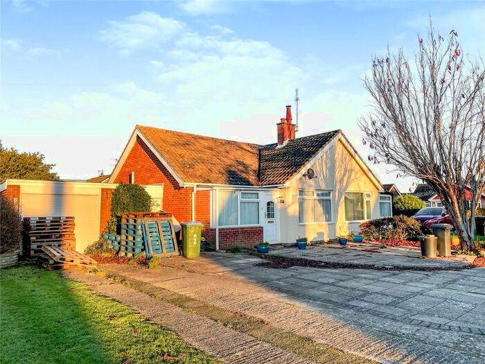 Houses for sale & to rent in PO21 3NZ, Mill Park Road, Pagham And Rose