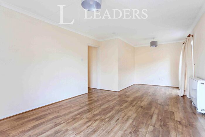 2 Bedroom Apartment To Rent In West Byfleet, KT14