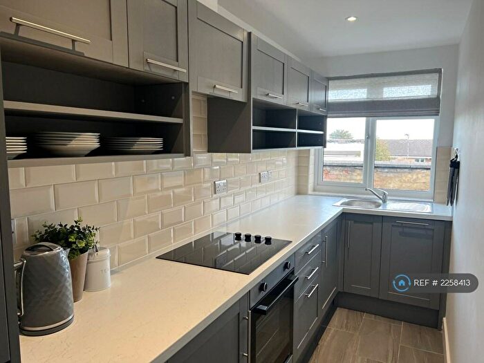 2 Bedroom Flat To Rent In Langdale Road, Dunstable, LU6