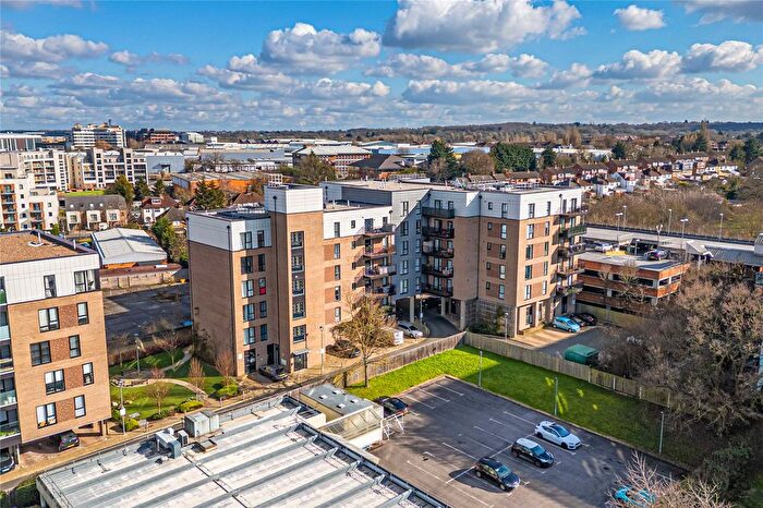 2 Bedroom Flat For Sale In Elstree Way, Borehamwood, Hertfordshire, WD6