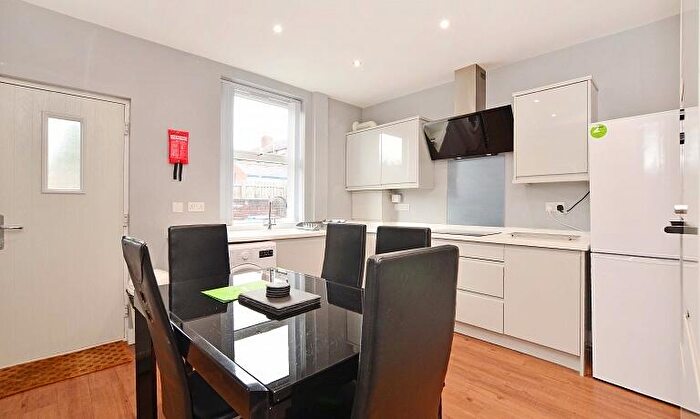 4 Bedroom House To Rent In Priestley Street, Sheffield, S2