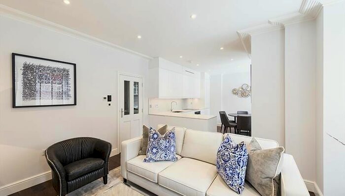 3 Bedroom Flat To Rent In Hamlet Gardens, Ravenscourt Park, London, W6