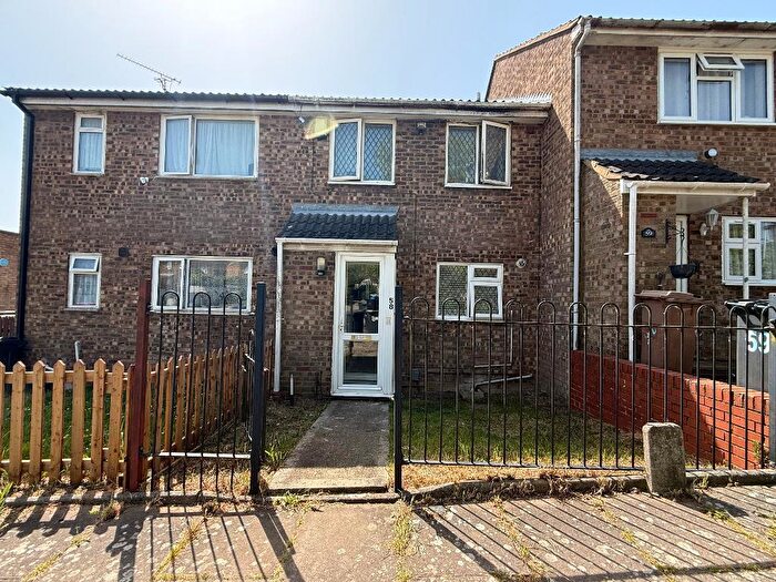 3 Bedroom Terraced House For Sale In Brussels Way, Marsh Farm, Luton, Bedfordshire, LU3