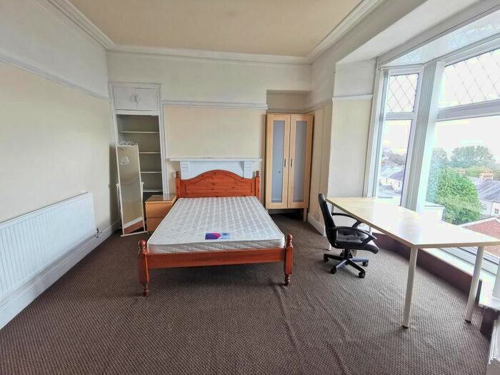 5 Bedroom Barn Conversion To Rent In Malvern Terrace, Brynmill, Swansea, SA2