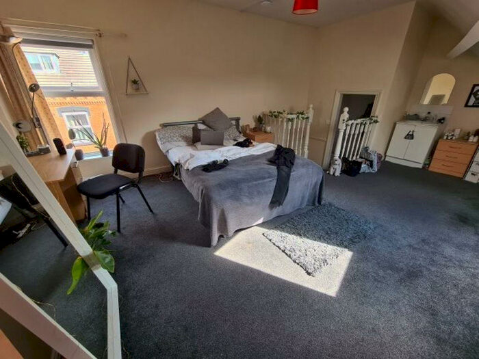 2 Bedroom House To Rent In Granby View, Leeds, LS6